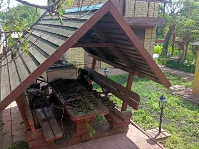 дом по адресу вул. Лісова, 13