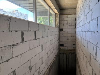 комерційна за адресою Ревуцького вул., 35а
