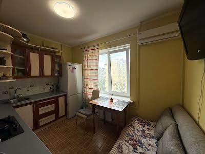 квартира по адресу Героев Днепра ул., 32а