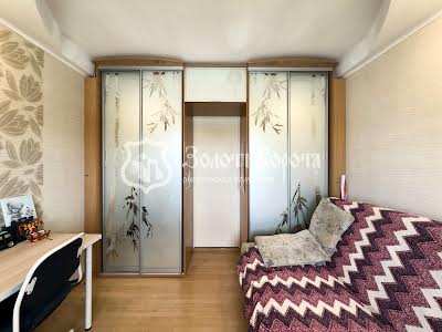 квартира за адресою Автозаводська вул., 25
