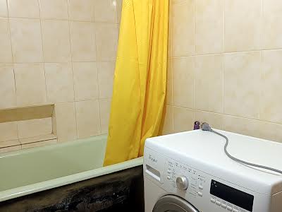 квартира за адресою Анни Ахматової вул., 6