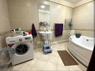 квартира за адресою Драгоманова вул., 31-Б