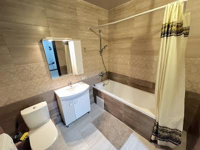 квартира за адресою Драгоманова вул., 2