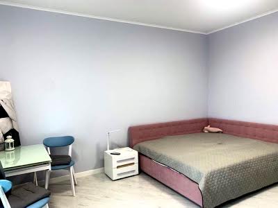 квартира за адресою Софії Русової вул., 5