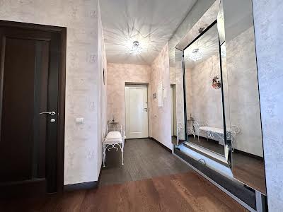 квартира за адресою Дніпровська набережна вул., 1