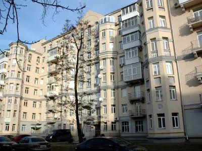квартира по адресу Строителей ул., 30
