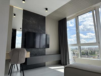 квартира за адресою Салютна вул., 2к18
