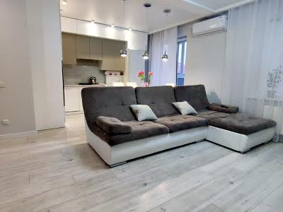 квартира за адресою Бишівська вул., 7