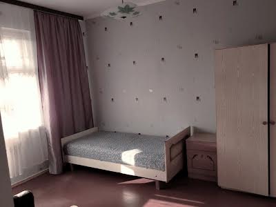квартира за адресою Анни Ахматової вул., 25
