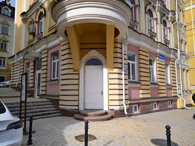 комерційна за адресою Київ, Кожум'яцька вул., 20-Б