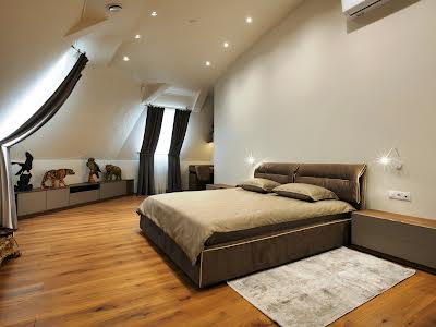 квартира за адресою Михайлівська вул., 15