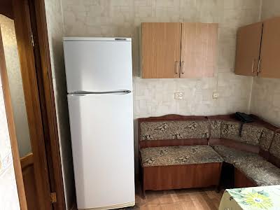 квартира за адресою Ревуцького вул., 18