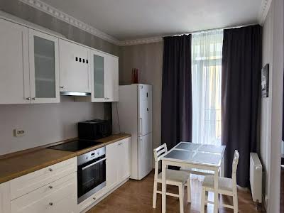 квартира за адресою Регенераторна вул., 3