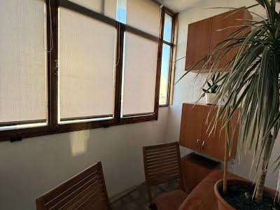 квартира за адресою Срібнокільська вул., 8