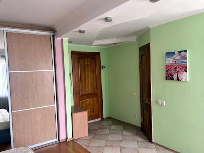 квартира за адресою Привокзальна вул., 8
