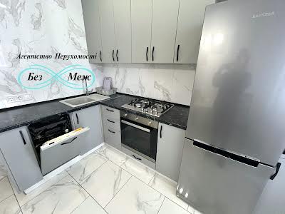 квартира за адресою Машинобудівників вул., 27