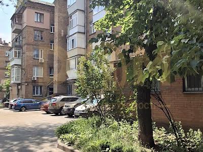 квартира за адресою Черняховського вул., 12
