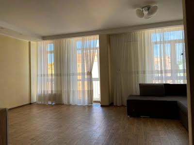 квартира за адресою Регенераторна вул., 4