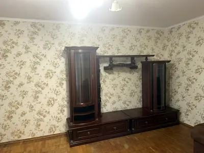 квартира за адресою Ревуцького вул., 18