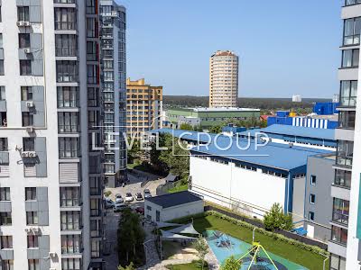 квартира за адресою Кришталева вул., 1