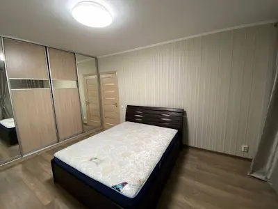 квартира по адресу Ревуцкого ул., 42-А