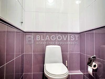 квартира за адресою Анни Ахматової вул., 13г
