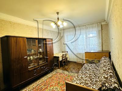квартира за адресою Братиславська вул., 4