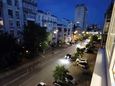 квартира за адресою Шота Руставелі вул., 26