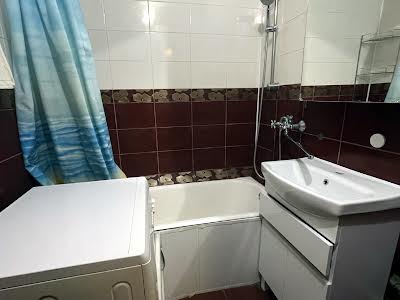 квартира по адресу Ревуцкого ул., 11В