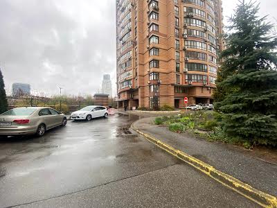 квартира за адресою Панаса Мирного вул., 28-А