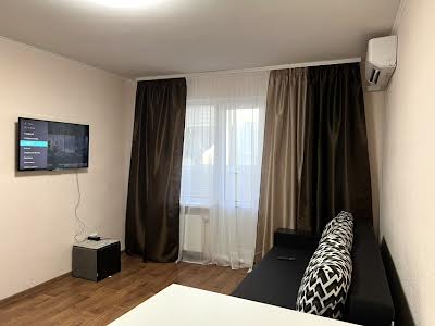 квартира за адресою Миколи Вінграновського вул., 2