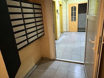 квартира за адресою Бориса Гмирі вул., 9-А