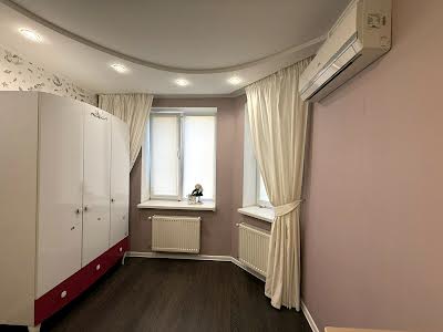 квартира по адресу с. Софиевская борщаговка, Миру ул., 30