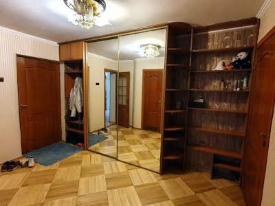 квартира за адресою Лабораторна вул., 14