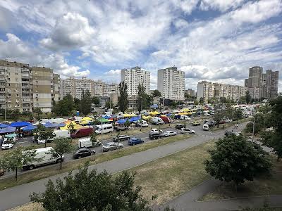 квартира за адресою Ревуцького вул., 34