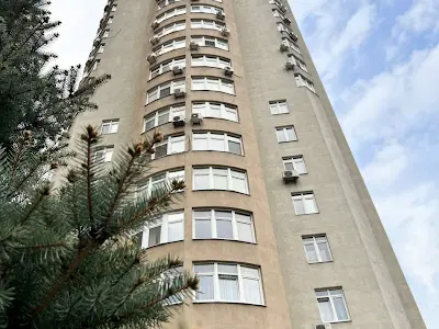 квартира за адресою Драгоманова вул., 40-Е