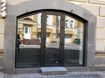 комерційна за адресою Кожум'яцька вул., 111