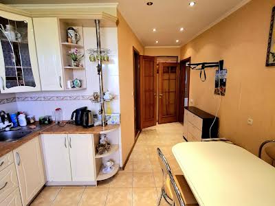 квартира за адресою Астрономічна вул., 35и