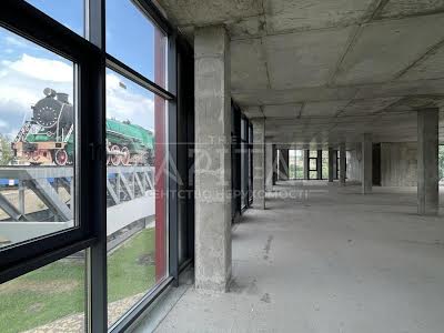 комерційна за адресою Петра Кривоноса пл., 12