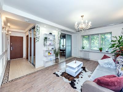 квартира за адресою Михайла Бойчука вул. (Кіквідзе), 34