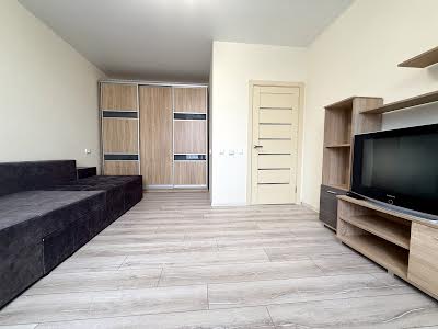 квартира за адресою Миру вул., 3