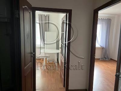 квартира за адресою Софії Русової вул., 7