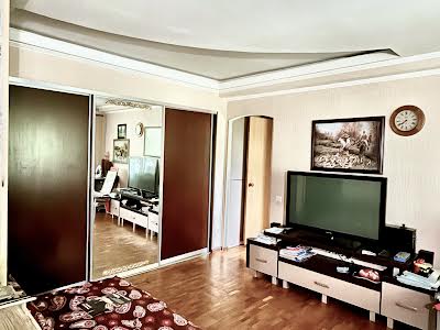 квартира за адресою Соборності просп. (Возз'єднання), 1-Б