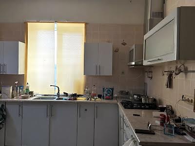 будинок за адресою с. Креничі, Польова