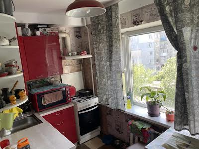 квартира за адресою Будівельників вул., 12-Б