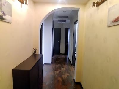 квартира за адресою Стадіонна вул., 13