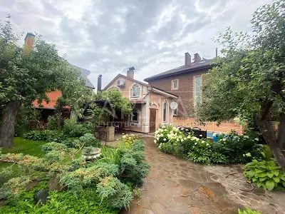 будинок за адресою Дарницький бульв., 1
