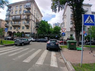 квартира за адресою Шовковична вул., 13/2