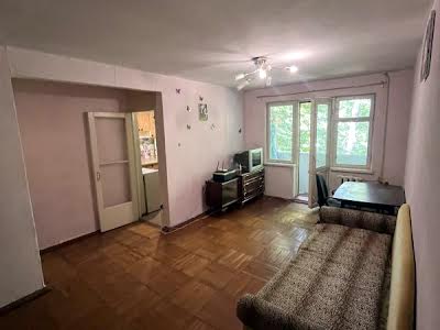 квартира за адресою Космонавтів вул., 48