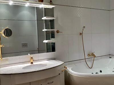 квартира за адресою Ляпунова вул., 16